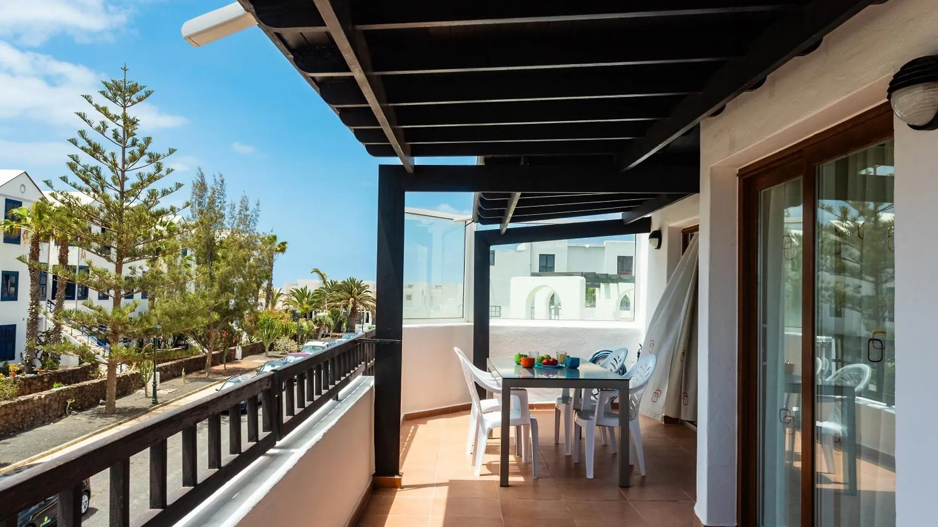 Golden - Los Pinos Costa Teguise Španělsko