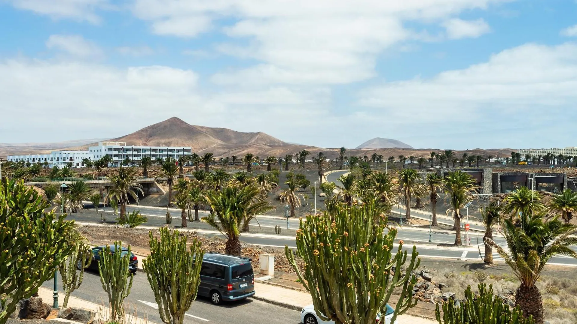 Golden - Los Pinos Costa Teguise 0*,